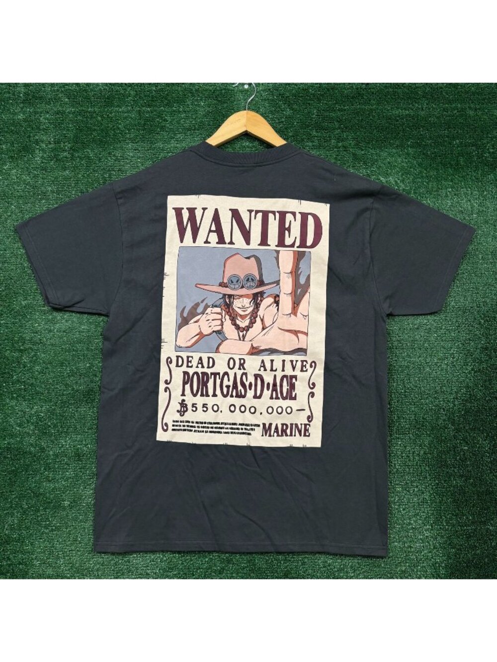One Piece Wanted Poster T-Shirt Size Large
